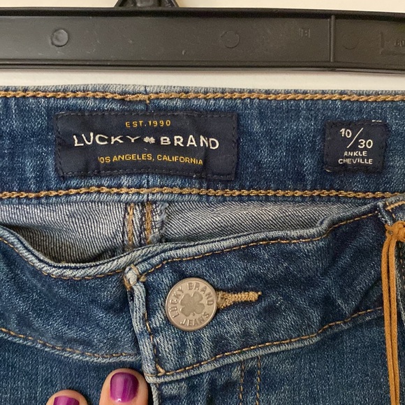 Lucky Brand Lolita Skinny Ripped Lightly Distressed Jeans, Unfinished Hem - Picture 5 of 7